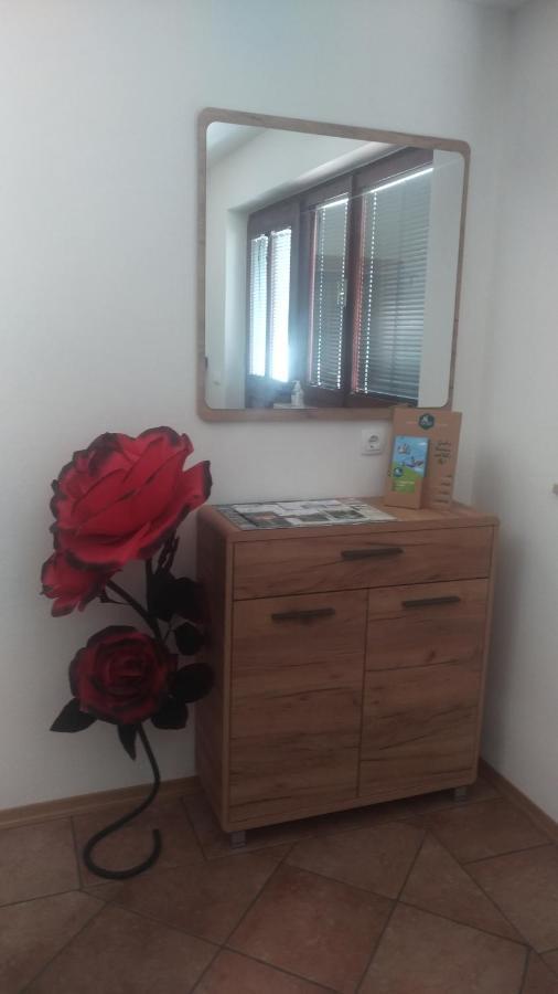 Apartma Lara Блед Екстериор снимка